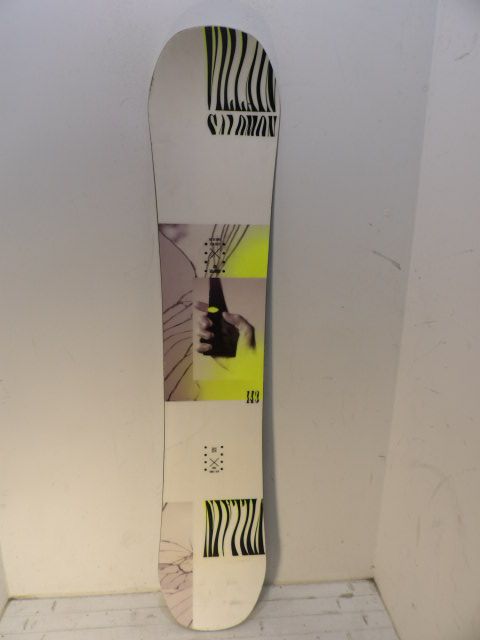 Youth Salomon Villain Size 143cm Snowboard - White / Yellow