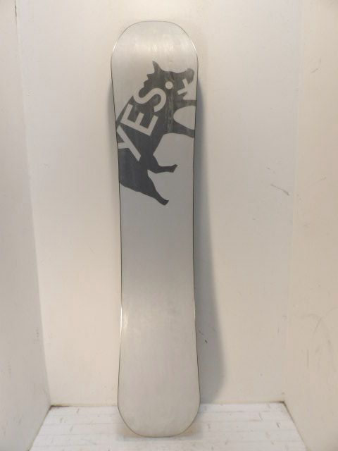 Mens Yes Basic UnInc RDM Size 152cm Snowboard - Black / Grey / White