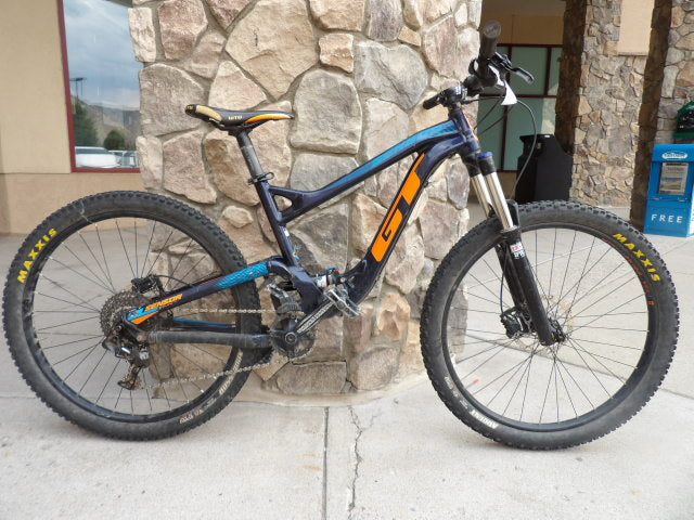 GT Sensor Elite Size Medium Mountain Bike - Black / Blue / Orange