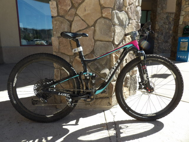 2014 Giant Lust 4.0 Size Small Mountain Bike - pink