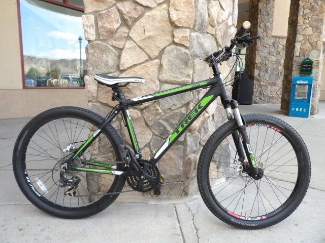 Trek 3500 Size 18" Mountain Bike - Black / Green