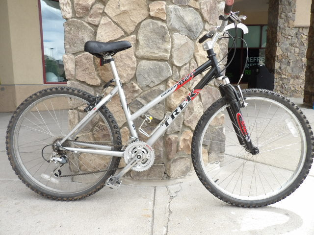 Trek 820 Size 17" Mountain Bike - Silver