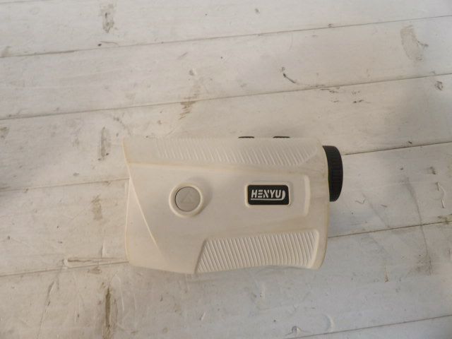 Henyu Range Finder - White