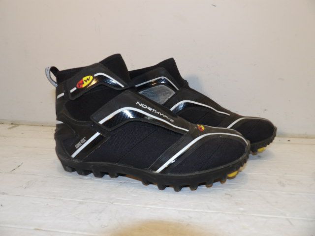 Northwave Shoes (clips) - Size 9.0 - Gore tex