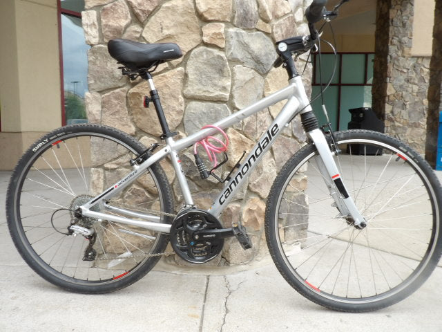Cannondale Adventure Hybrid Bike - Size Medium - Silver