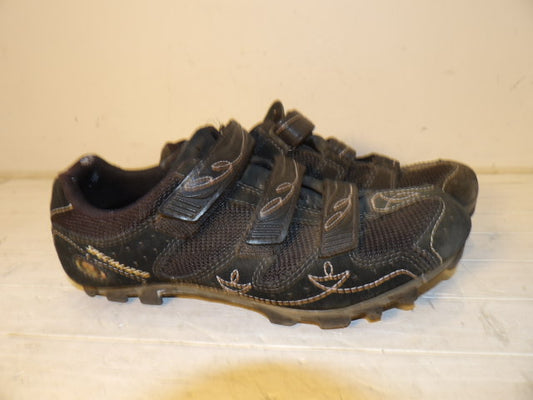 Specialized Shoes (clips) - Size Women 9.0