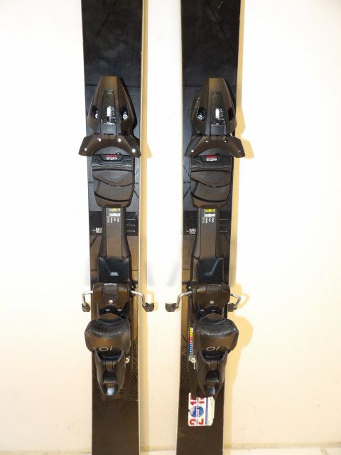 Womens Volkl Kenja w/ Tyrolia Size 156cm Downhill Skis - Black