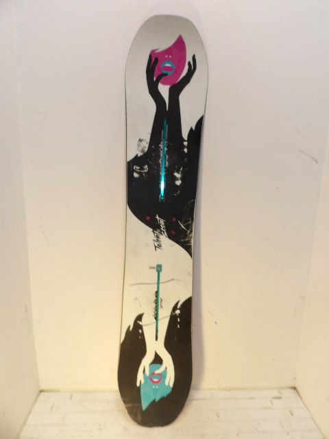Women's Burton Talent Scout Size 138cm Snowboard - Black/White