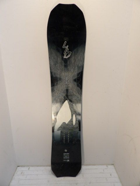 Men's Lib Tech Orca Size 153cm Snowboard - Black / White