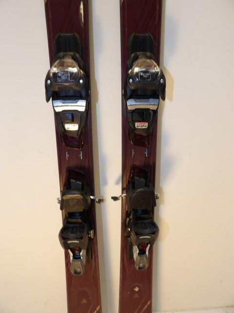 Womens K2 Tough Luv w/ Marker Size 160cm Downhill Skis - Maroon