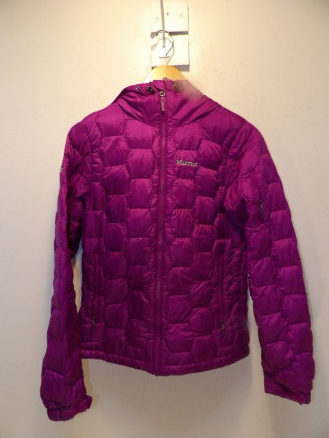 Women's Marmot Puffy Jacket Size Small Purple Jacket