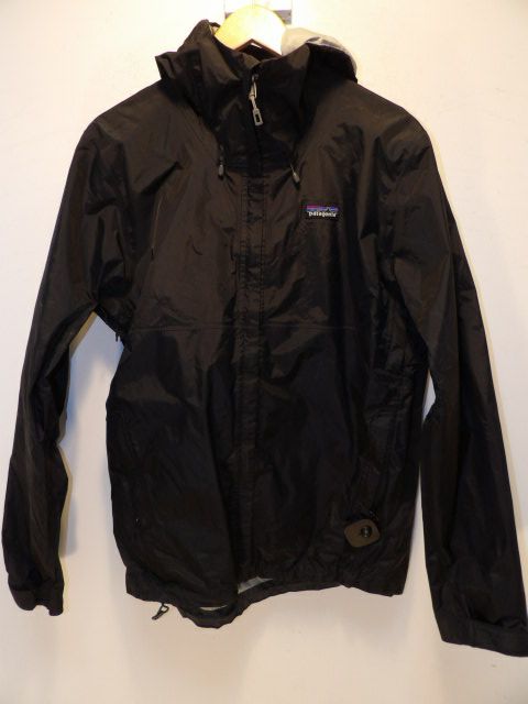 Patagonia Size Medium Black Raincoat - Black