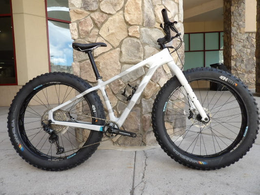 Salsa Beargreese C SLX Fat Tire - Small - White / Grey