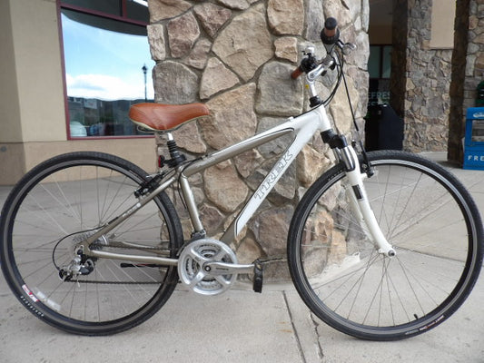 Trek 7200 Townie - Silver/White - 15"