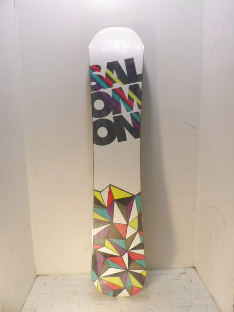 Men's Salomon Grip Size 154cm Snowboard - Multi
