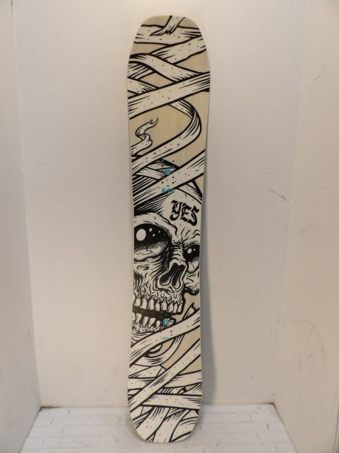 Mens Yes All In Size 158 Snowboard - White / Skull