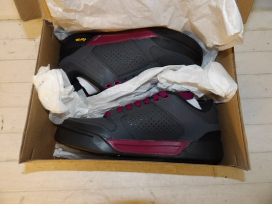 Giro Shoes (clips) - Riddance - Size 37