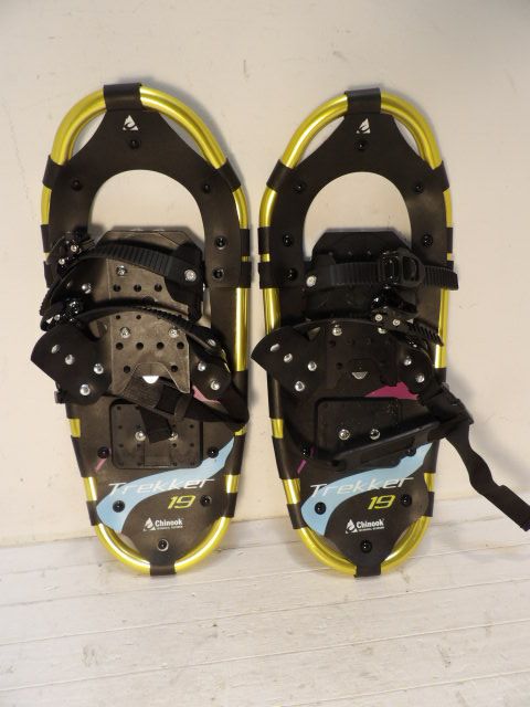 Chinook Trekker Size 19 in. Snowshoes