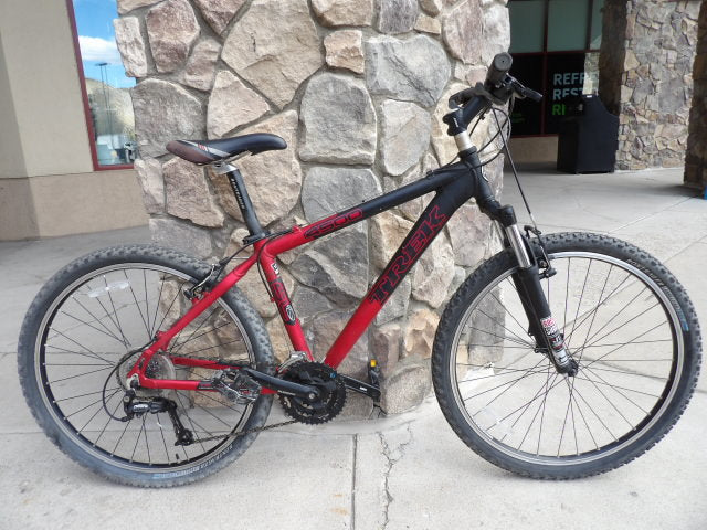 Trek 4500 Size 16" Mountain Bike - Size 16" - Black / Red