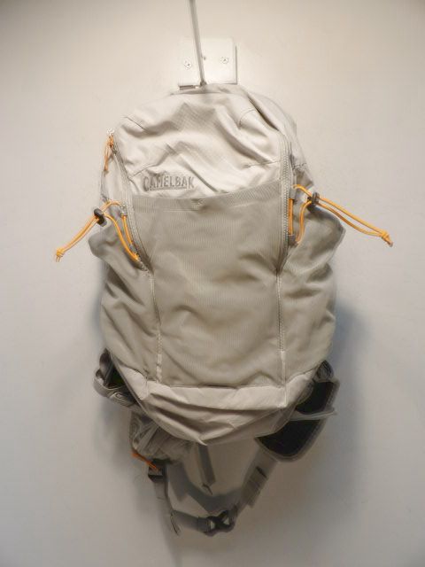 Camelbak Hydration System - Octane 22 - Cream / Grey