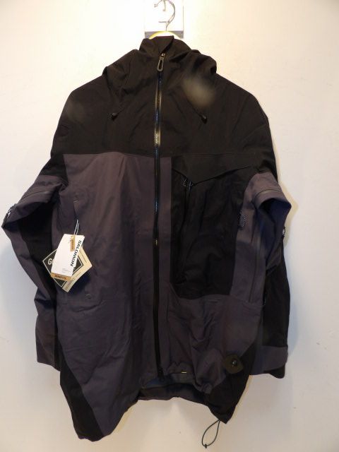 Men's Salomon Gore-tex Size Medium Black Jacket