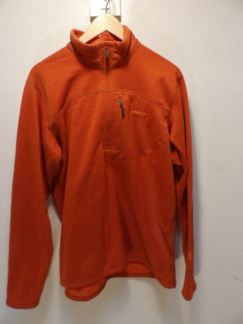 Mens Patagonia Size Large Orange Fleece Layer - Orange