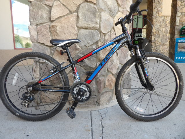 Trek MT 220 24" Kid's Bike - Black / Blue