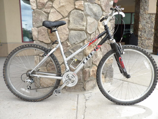Trek 820 Size 17" Mountain Bike - Silver