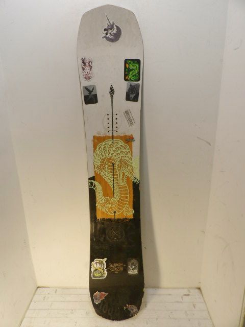 Mens Salomon Assassin Size 158 Wide Snowboard - Black / White / Dragon