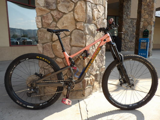 Rocky Mountain Altitude Alloy 50  Size Large Mountain Bike - 29er - Peach / Grey