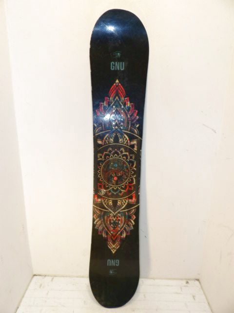 Women's Gnu Ladie's Choice Size 143.5cm Snowboard - Black / Multi Color