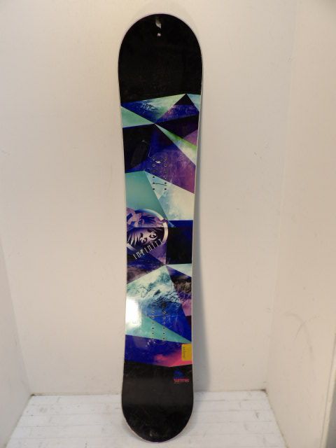 Women's Never Summer Infinity Size 149cm Snowboard - Black / Purple