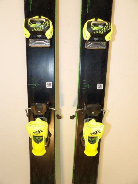 Mens Head Kore 105 w/ Attack Size 189cm Downhill Skis - Black / Green