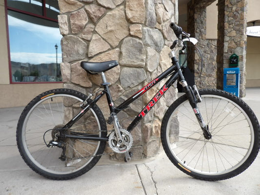 Trek 820 Size 17" Mountain Bike - Black
