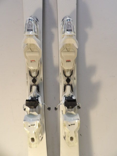 Womens Rossignol Nova w/ XPress 10 Size 149cm Downhill Skis - White