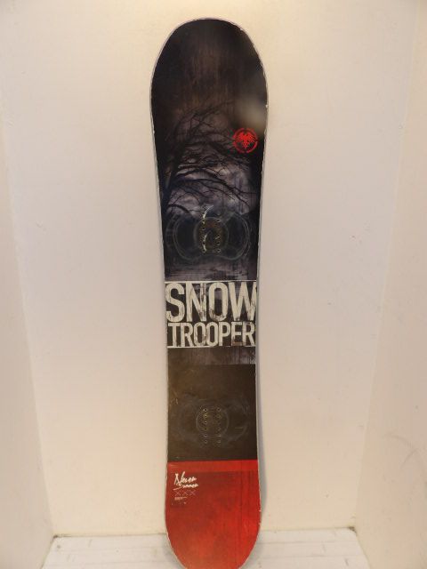 Men's Never Summer Snow Trooper Size 159CM Snowboard - Black / Red