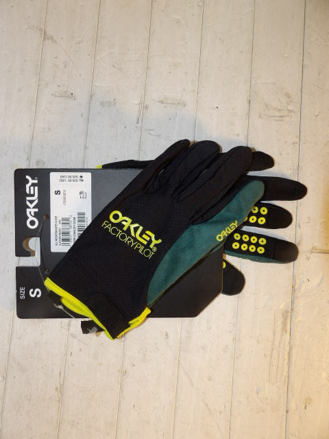 Oakley Gloves - Green - Small