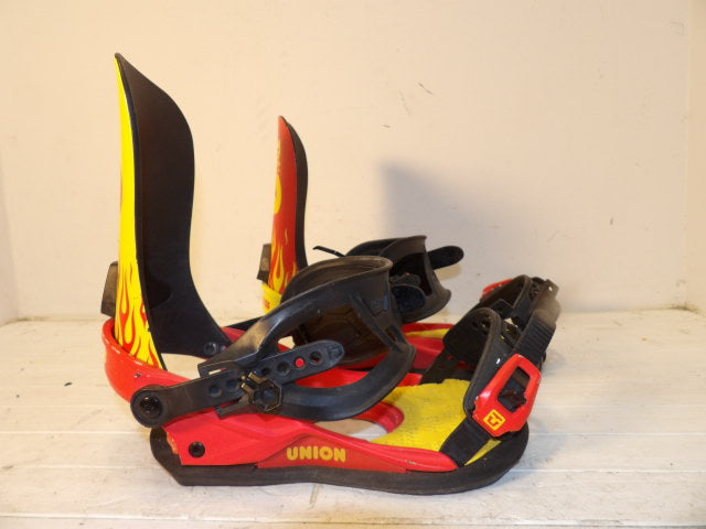 Men's Union Strata Cobra Dog Size Medium Bindings - Red / Yellow