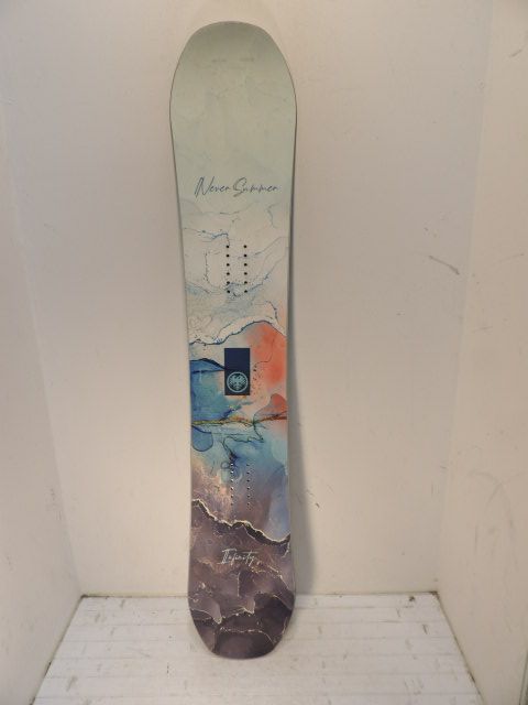 Women's Never Summer Infinity Size 151cm Snowboard