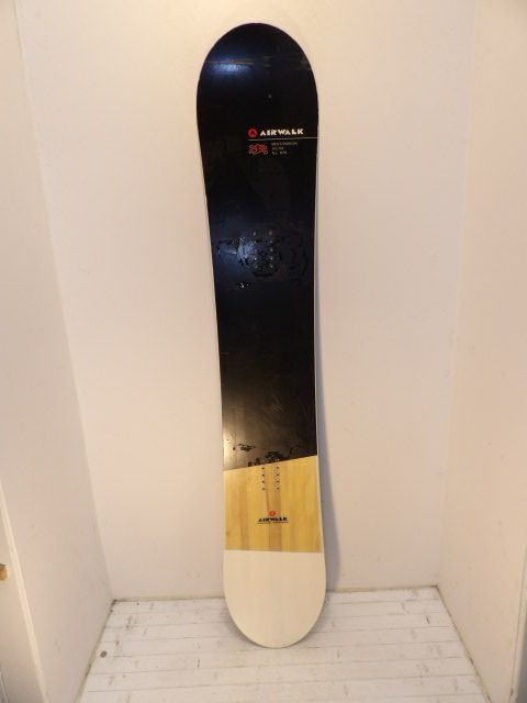 Mens Airwalk Size 161cm Snowboard - Black / Wood / White