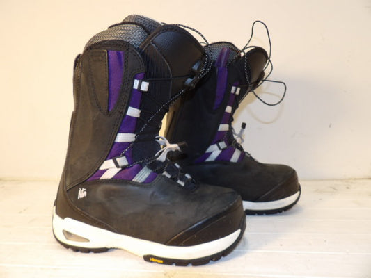 Women's Nitro Bianca Size 5.5 Boots - Black / Purple