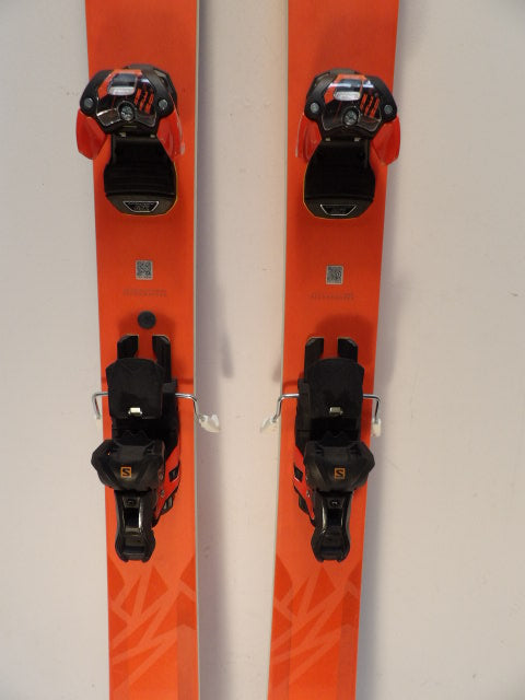 Mens Salomon QST 106 w/ Warden Size 188cm Downhill Skis - Orange