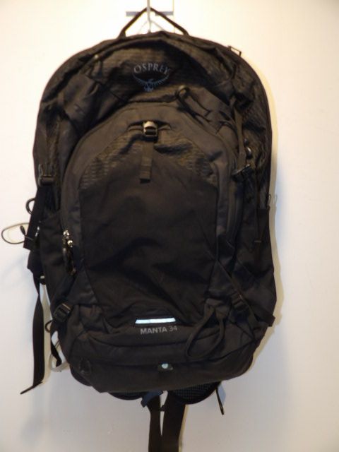 Osprey Manta Size 34 Backpack - Black