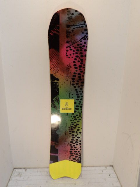 2022 Bataleon Party Wave Size 151 Wide Snowboard