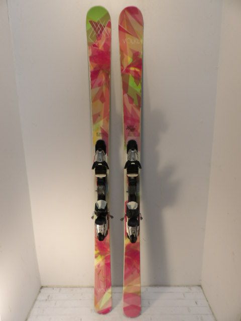 Womens Volkl Yumi w/ Marker Size 161cm Downhill Skis - Pink