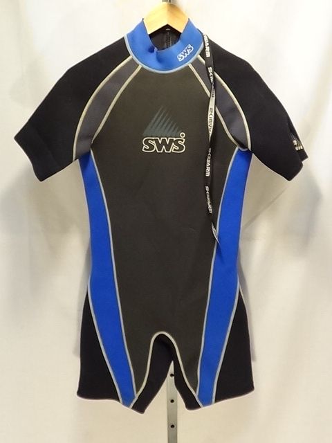 SWS Size Medium Wetsuit - Shorty