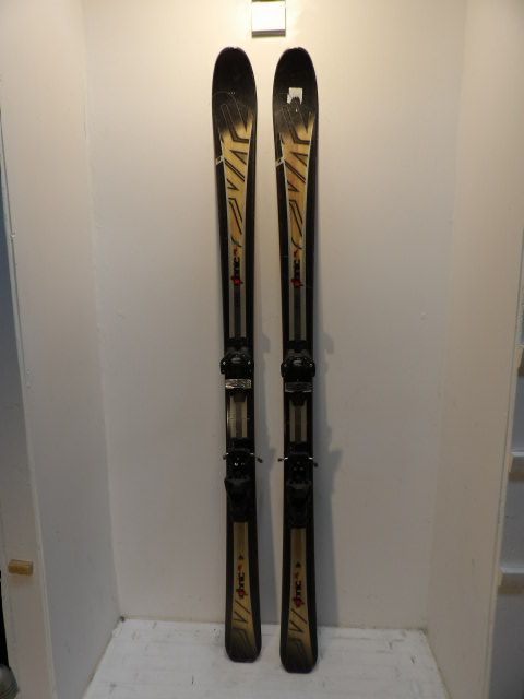 Mens K2 Ikonic 85 w/ Attack 13 Size 177cm Downhill Skis - Black / Wood